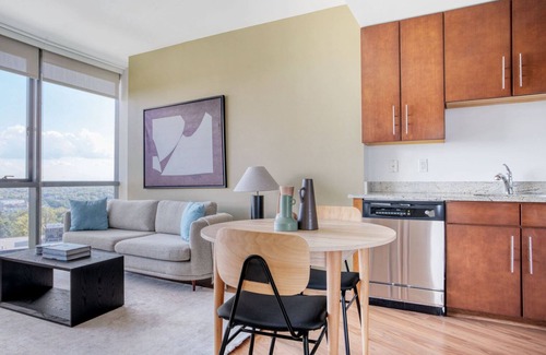 North Bethesda Appartement | Classy North Bethesda 1BR w/ Pools, nr Coffee & Groceries, by Blueground