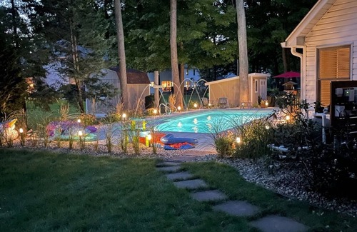 Granger Maison | Location week-end chic Notre Dame avec 4 chambres dans un beau quartier de Granger accès facile à ...