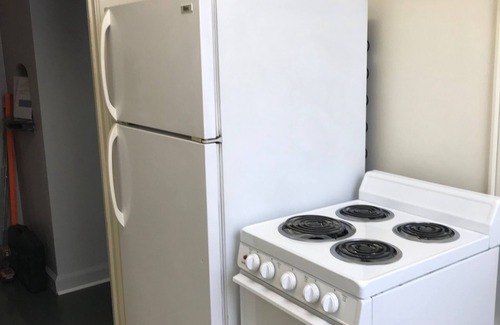Boone Appartement | Classy Retro Suite "Preferred Partner of Rail Explorers" Pets OK