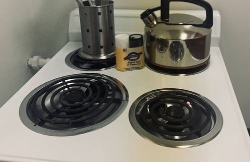 Boone Appartement | Classy Rock and Roll Suite "Partner of Rail Explorers" in Boone Extended Stay