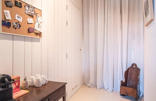 Binnenstad Appartement | Classy Room 17th Century Canal House