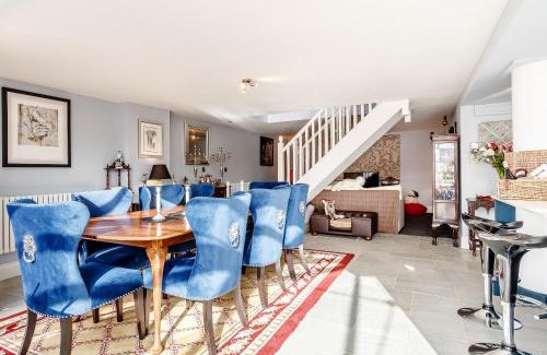 Whitecroft Maison | Claysun House