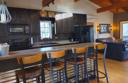 Pulaski Maison | Claytor Lake Hideaway