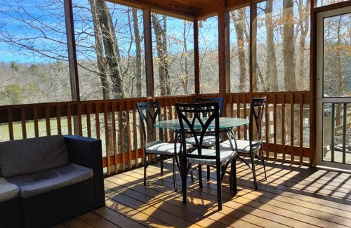 Pulaski Maison | Claytor Lake Hideaway