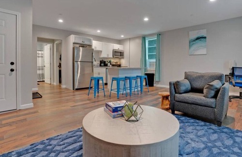 Gorham Appartement | Clean 1BD | Quiet | Long Term Friendly