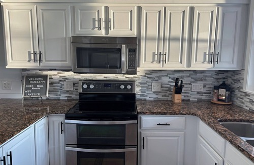 Bradford Maison | Clean 4-bedroom house with AC and WiFi in Bradford
