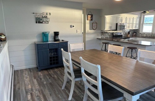 Bradford Maison | Clean 4-bedroom house with AC and WiFi in Bradford