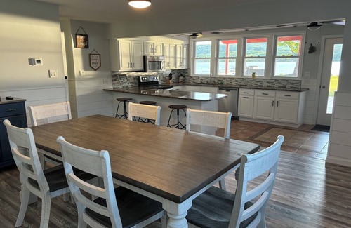 Bradford Maison | Clean 4-bedroom house with AC and WiFi in Bradford