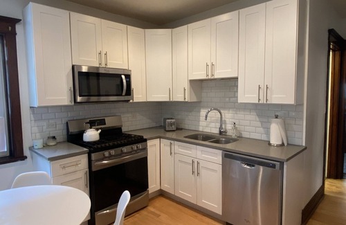 Forest Park Appartement | Clean and Comfy Updated Apt in Convenient Location