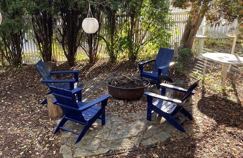 Forest Park Appartement | Clean and Comfy Updated Apt in Convenient Location