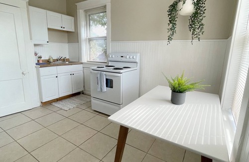 Tower Grove South Appartement | Clean and Cozy 2-Bed near Route 66 and Tower Grove