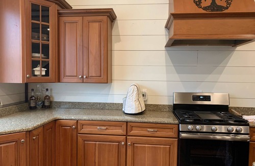 Town of Bellmont Maison | Clean and cozy total eclipse retreat, perfect for enjoying the Adirondacks!
