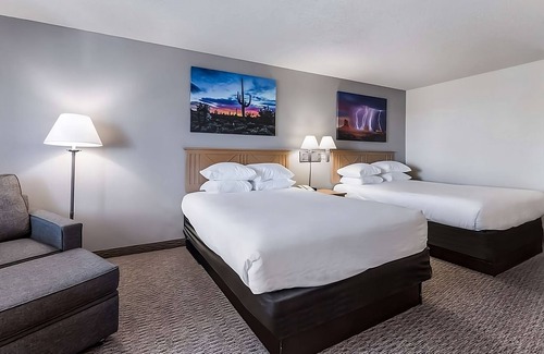 Palm Valley Hôtel | Clean and Modern Unit, Pool, Parking, Breakfast, Free Wifi