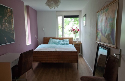 Slotervaart Lit Et Petit-Déjeuner | Clean bed & breakfast with roofterrace in Amsterdam!
