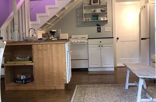 Barnardsville Maison | Clean cabin on beautiful property.
