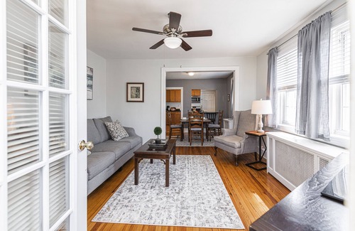 Bryn Mawr Appartement | ★ "Clean, Comfortable & Convenient