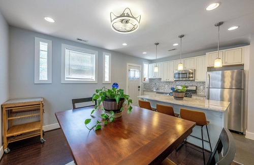 Capitol View Maison | Clean&Cozy 3 Bedroom Apartment