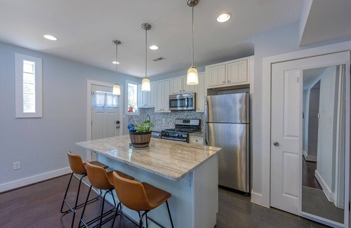 Capitol View Maison | Clean&Cozy 3 Bedroom Apartment