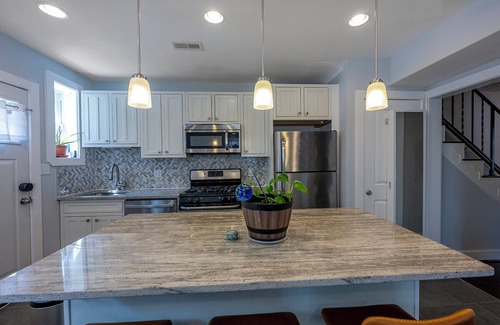 Capitol View Maison | Clean&Cozy 3 Bedroom Apartment
