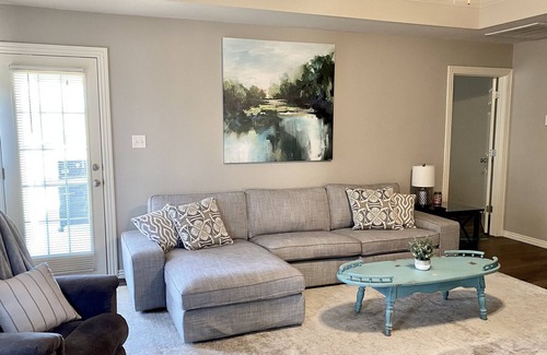 Fort Smith Maison | Clean, cozy, & centrally located with 2-car garage!
