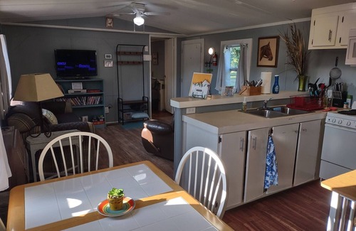 Saint Andrews Maison | Clean, Cozy Home W Kitchen Near I-24 Pet Friendly