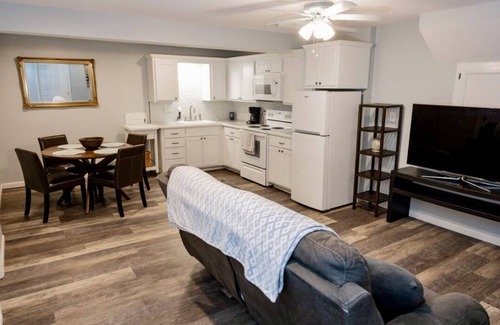 Shawnee Maison | Clean, Cozy & Private 2-Bdrm Retreat In The Woods
