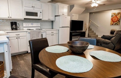 Shawnee Maison | Clean, Cozy & Private 2-Bdrm Retreat In The Woods