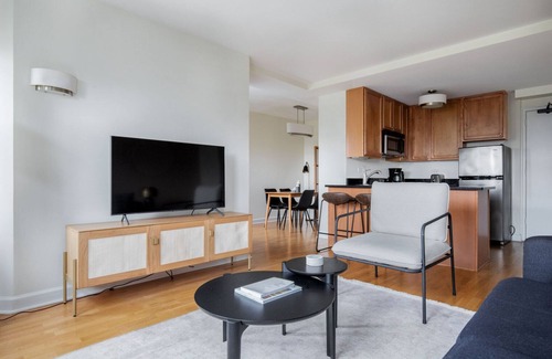 Gold Coast Appartement | Clean Gold Coast 1BR w/ Doorman & Gym, nr Park & Beach, by Blueground