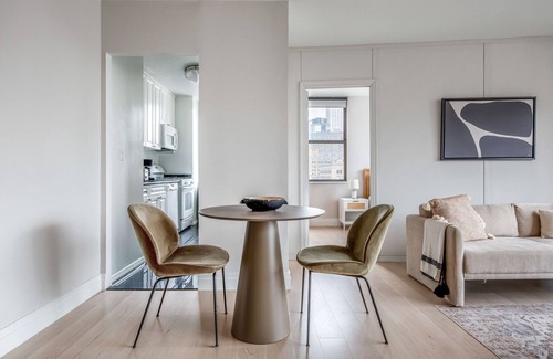 Tudor City Appartement | Clean Kips Bay 2BR w/ Gym & Doorman, nr Comedy & Theater, by Blueground
