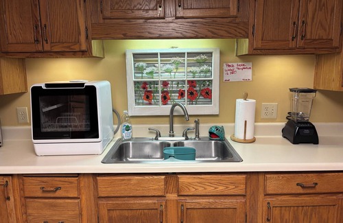Marietta Appartement | Clean n Comfy apartment on 2 acres in a great safe location with Spa amenities.