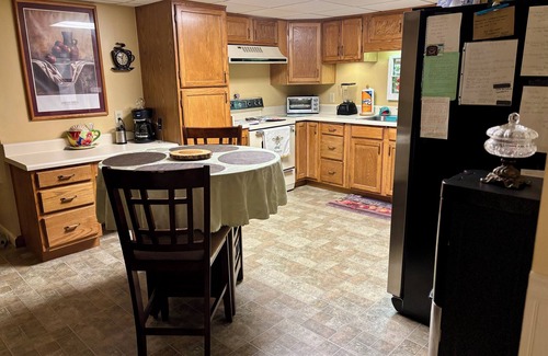 Marietta Appartement | Clean n Comfy apartment on 2 acres in a great safe location with Spa amenities.