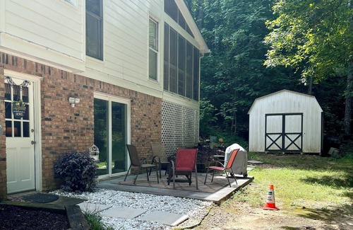 Marietta Appartement | Clean n Comfy apartment on 2 acres in a great safe location with Spa amenities.