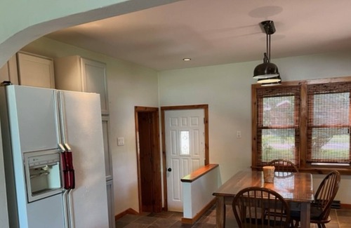 Fremont Maison | Clean/Quiet ranch home- 1 Block from Public Beach- Fremont
