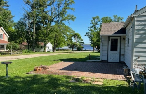 Fremont Maison | Clean/Quiet ranch home- 1 Block from Public Beach- Fremont