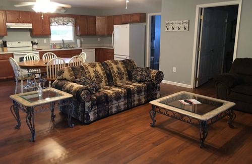 Newcomb Maison | CLEARFORK CREEK LODGING & RV CAMPGROUND HOUSE