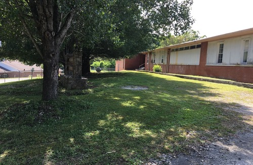 Newcomb Maison | CLEARFORK CREEK LODGING & RV CAMPGROUND HOUSE