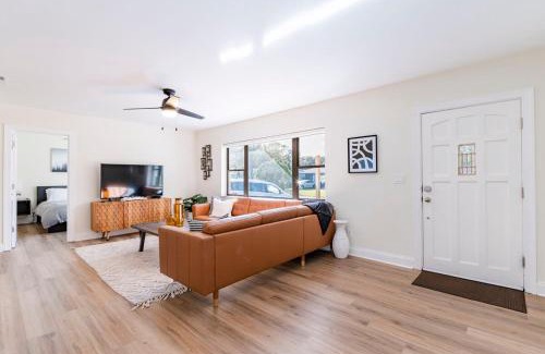 Clearwater Maison | Clearwater Hideaway w Huge Lap POOL 7 min to BEACH