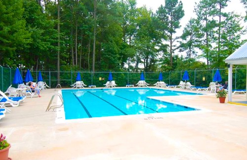Clearwater Maison | Clearwater Home Close to the Beach w/Shared Pool, Private Washer/Dryer