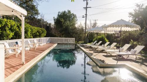 Santa Rosa Maison | Clementine By AvantStay Bright Modern Retreat w Pool Pool Table Large Patio