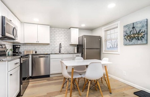 Dubuque Maison | Clementine Cutie 2bd1b-w/pullout