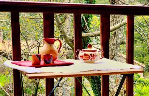 Trikolonoi Maison | Cleopatrahouse