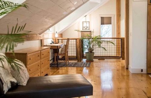Town of Clermont Cabine | Clermont Cabin: A Quiet, Private Retreat