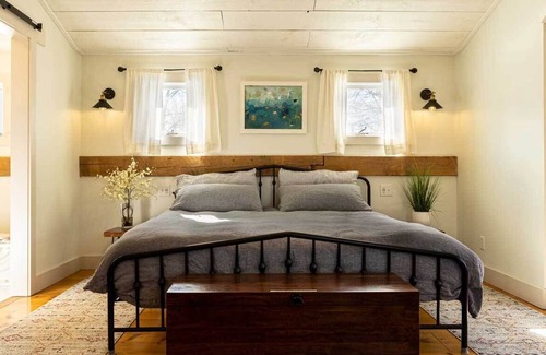 Town of Clermont Cabine | Clermont Cabin: A Quiet, Private Retreat