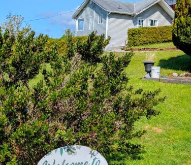 Alert Bay Maison | Cliff Haven on the Bay