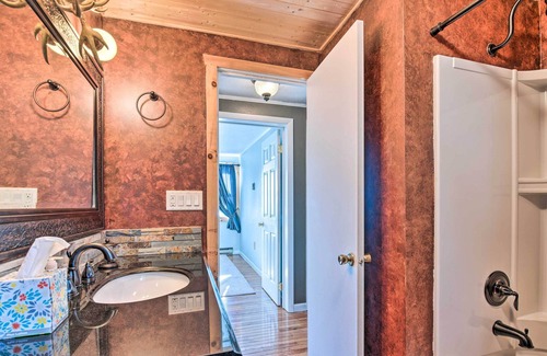 Union Dale Maison | Clifford Hilltop Home on 10 Acres!