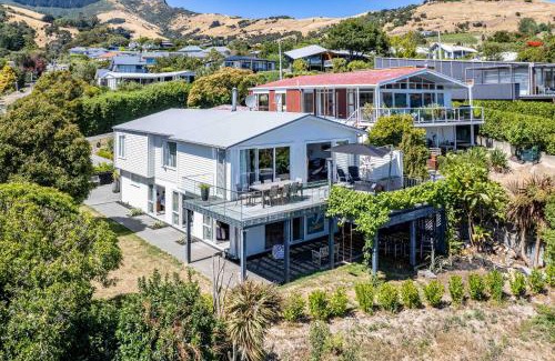 Akaroa Maison | Cliffside - Akaroa Holiday Home