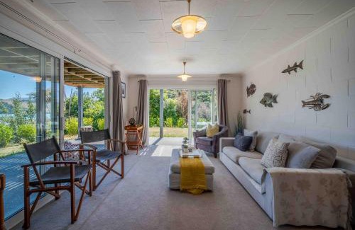 Akaroa Maison | Cliffside - Akaroa Holiday Home
