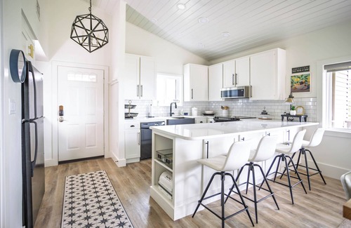 Fairfield Bay Copropriété | Cliffside Escape – Cozy 2BR/2BA Condo with Scenic Views