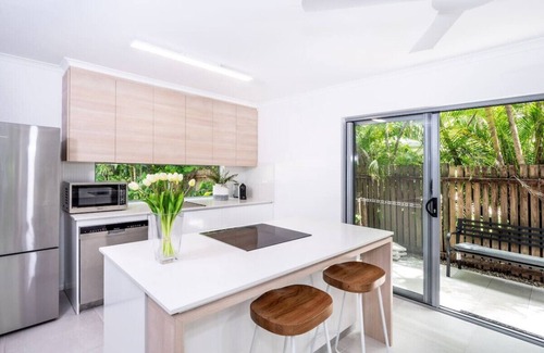 Clifton Beach Appartement | Clifton Beach Waterfront 2BR Stylish Home