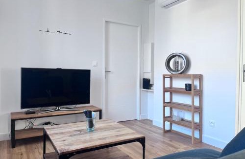 L'Hopital-le-Grand Appartement | Clim, TV LED, iMac - T2 design 1 à 4 pers équipé
